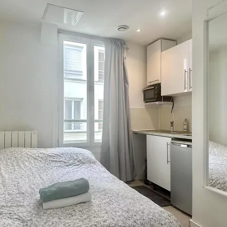 Appartamento Stylish Steps From Montmartre In Clauzel Parigi